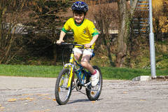 Kind_beim_Rad_fahren