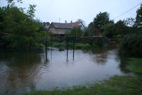 In Berbisdorf braucht es kein Jahrhunderthochwasser, um hier regelmig Hfe unter Wasser zu setzen.